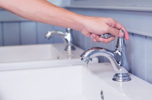 hand-opening-faucet